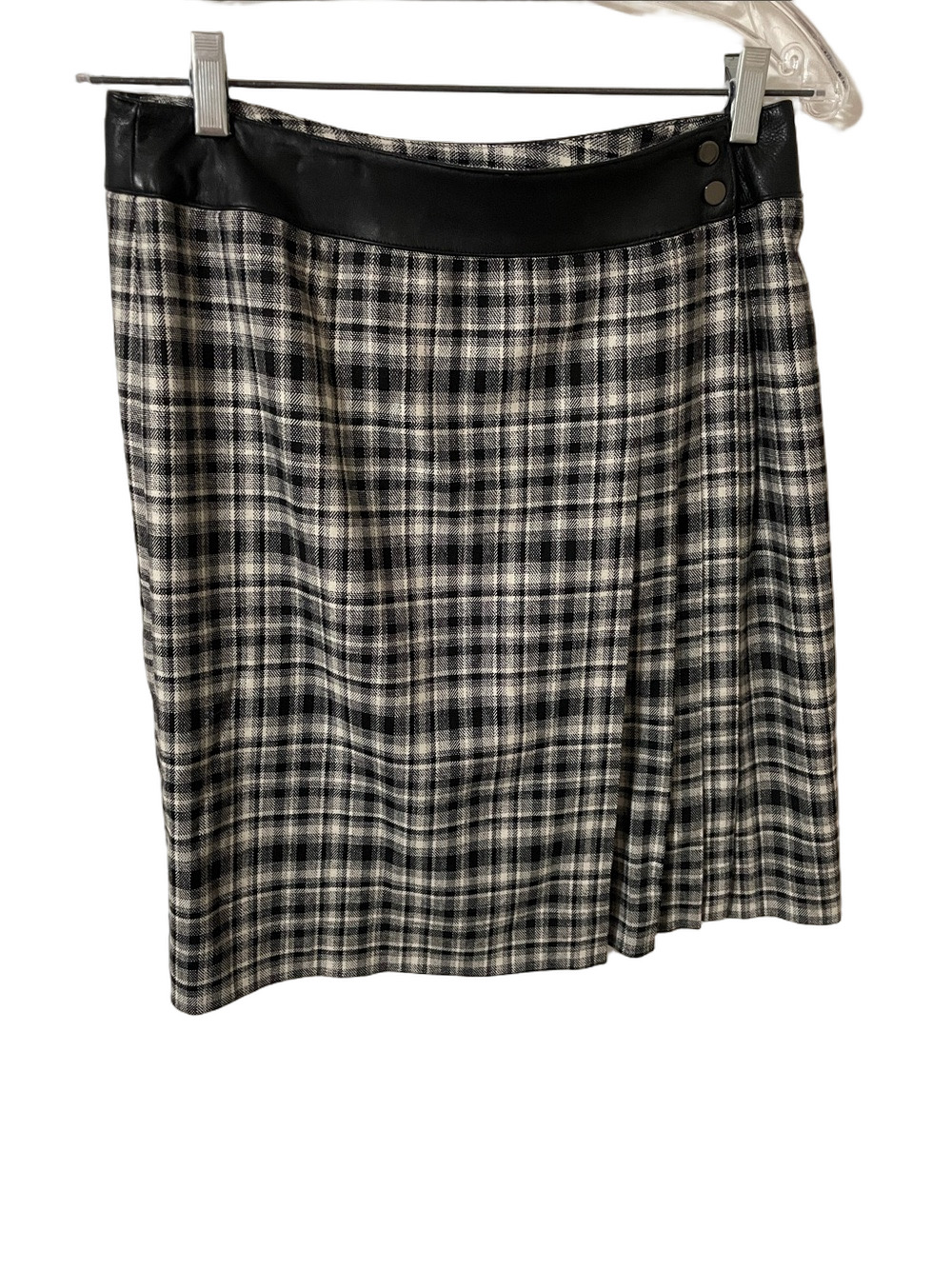 Nwt’s Anne Klein Black/Grey Plaid Wrap Skirt with Faux Leather Waistband Size 8